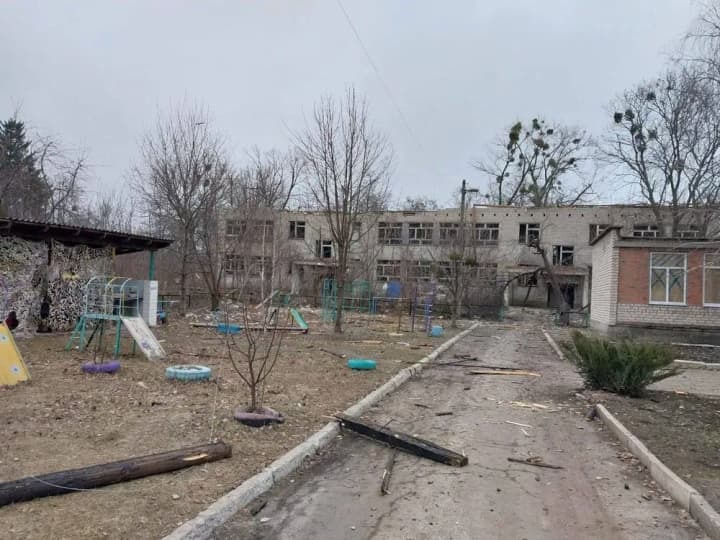 russian-army-shelled-about-5-settlements-in-kharkiv-region-in-24-hours-medical-facility-and-educational-institutions-damaged