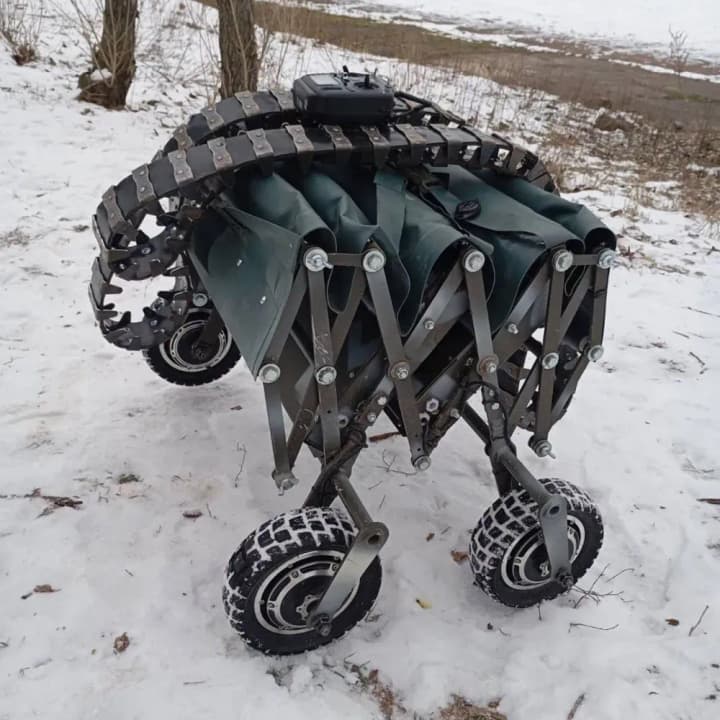 remotely-controlled-evacuation-of-the-wounded-ukrainian-unmanned-transporters-foxtac-have-been-tested