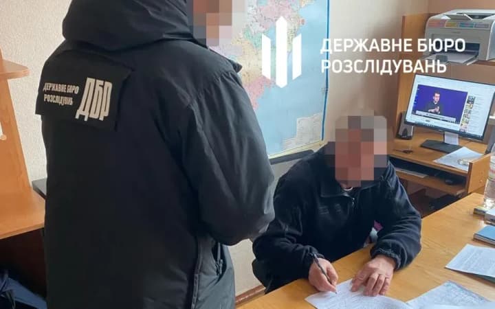 na-odeshchyni-dbr-vykrylo-nachalnyka-cherhovoi-chastyny-yakyi-pryvlasnyv-avtivku-z-areshtmaidanchyka