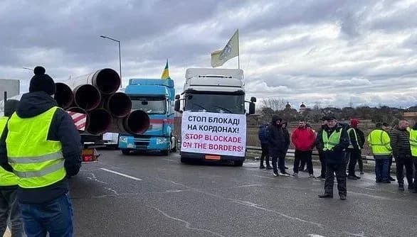 ukrainian-carriers-hold-protests-at-four-checkpoints-in-response-to-polish-blockade
