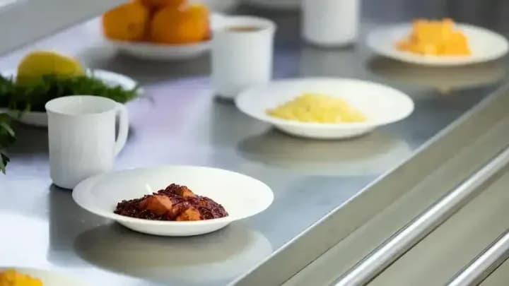 v-oblasti-yaku-kontroliuiut-soratnyky-hroismana-shkoly-ta-dytsadochky-kupuiut-produkty-za-yavno-zavyshchenymy-tsinamy-zmi