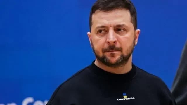 he-doesnt-have-a-cell-phone-and-i-dont-work-with-telegraphs-zelensky-says-whether-he-will-answer-putins-call