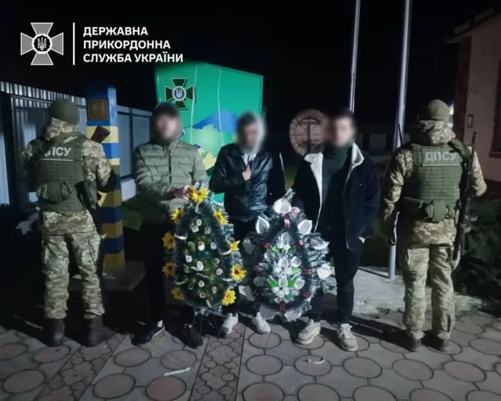 yikhaly-na-pokhoron-babusi-prykordonnyky-vykryly-chornu-lehendu-dlia-peretynu-kordonu