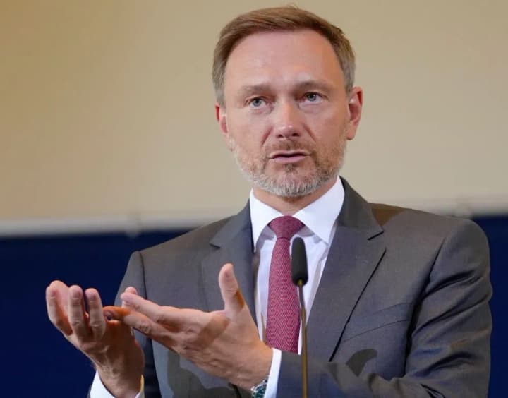 ispolzovanie-dokhodov-ot-zamorozhennikh-rossiiskikh-sredstv-predostavit-ukraine-milliardi-ministr-finansov-frg