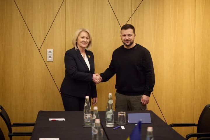 zelenskyi-zustrivsia-z-hlavoiu-uriadu-bosnii-i-hertsehovyny-obhovoryly-oboronnu-spivpratsiu-ta-hlobalnyi-samit-myru