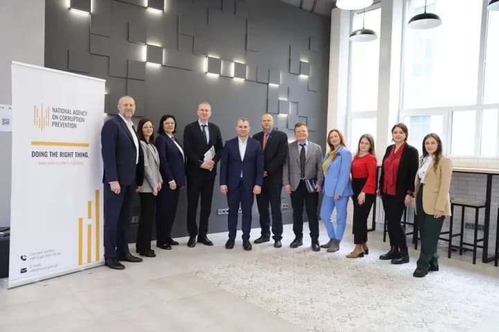 nazk-ta-zhenevskyi-tsentr-upravlinnia-sektorom-bezpeky-pidpysaly-memorandum-pro-spivpratsiu-ta-obmin-informatsiieiu