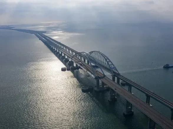russia-claims-attack-on-crimean-bridge-with-at-least-12-missiles-center-of-sevastopol-without-power