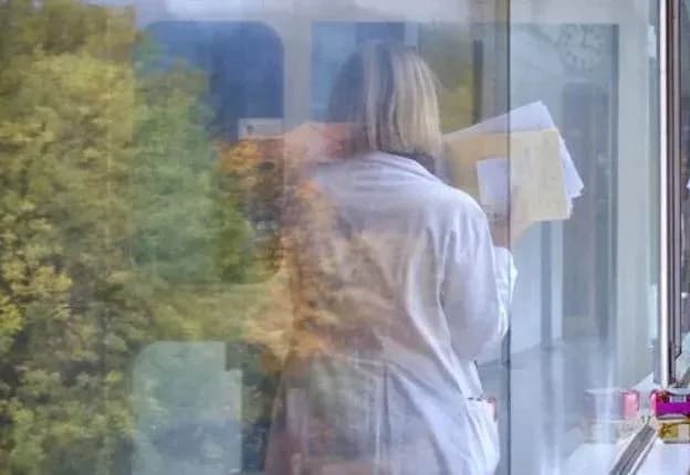 sloveniia-zitknulas-z-bezpretsedentnym-straikom-likariv-yaki-skasuvaly-ponadnormovu-robotu