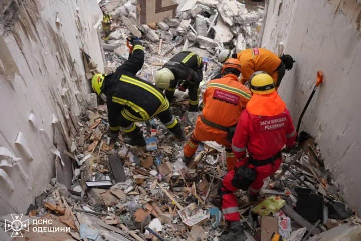 russias-attack-on-odesa-8-injured-12-missing