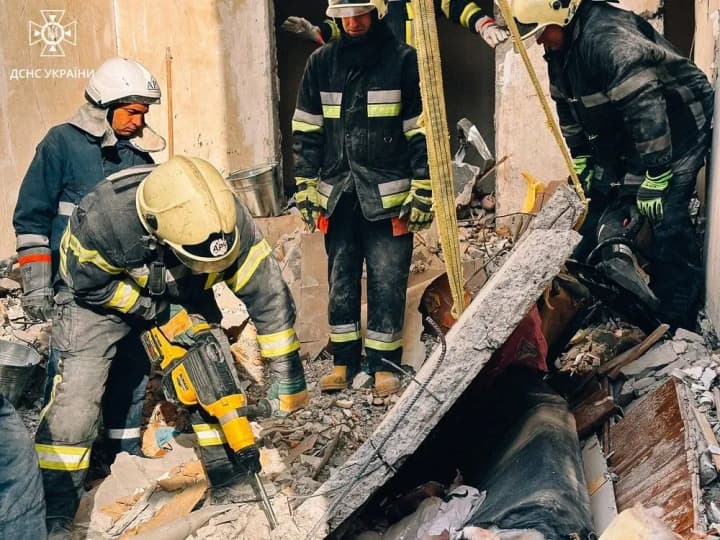 udar-po-bahatopoverkhivtsi-v-odesi-ne-vykliucheno-shcho-shakhed-mih-maty-posylenu-boiovu-chastynu-humeniuk