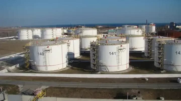 in-feodosia-4-uavs-crashed-on-the-territory-of-an-oil-depot