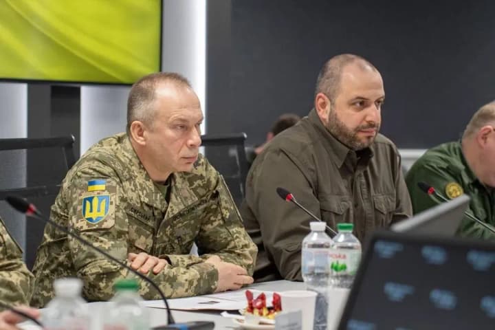 syrsky-took-part-in-talks-with-the-pentagon-chief-they-discussed-the-situation-at-the-front-and-meeting-the-needs-of-the-armed-forces