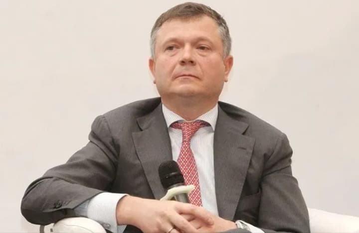 oliharkh-zhevaho-hotuie-masshtabnu-dyskredytatsiinu-kompaniiu-proty-pravookhoronnoi-systemy-dbr