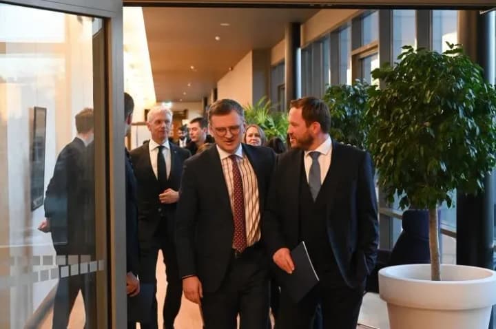 kuleba-prizval-soyuznikov-ukraini-k-reshitelnim-resheniyam-dlya-prekrashcheniya-voini