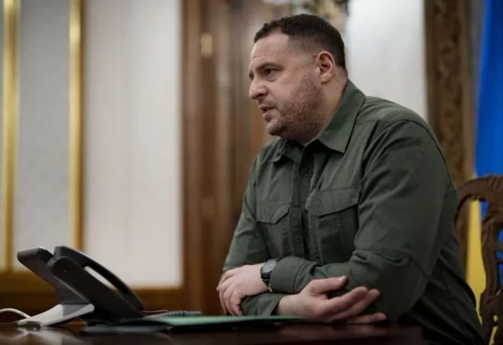 yermak-obhovoryv-z-radnykom-prezydenta-par-pidhotovku-do-hlobalnoho-samitu-myru