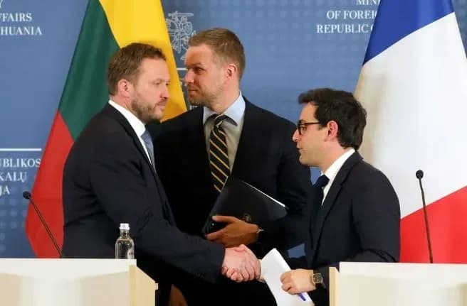 politico-frantsiya-sozdaet-alyans-stran-dlya-vozmozhnoi-otpravki-voisk-v-ukrainu