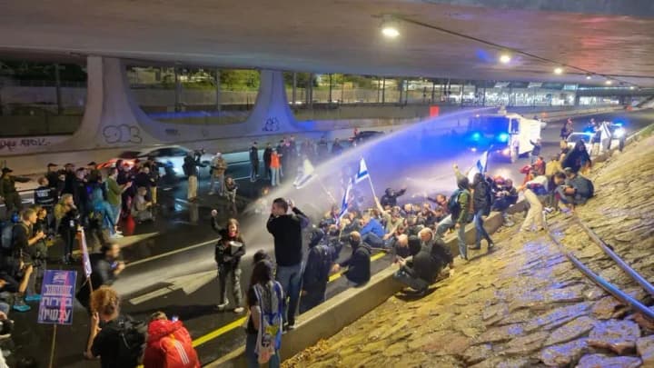 v-tel-avive-politsiya-zaderzhala-16-mitinguyushchikh-protiv-pravitelstva