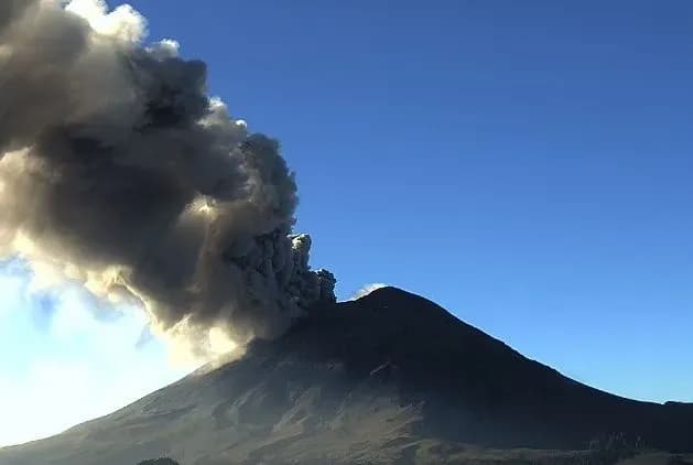 popocatepetl-volcano-has-become-active-in-mexico