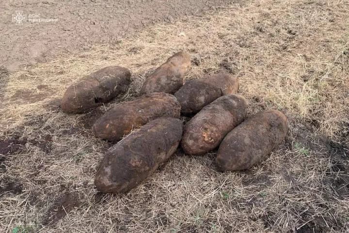 rivne-sappers-neutralize-7-high-explosive-aircraft-bombs