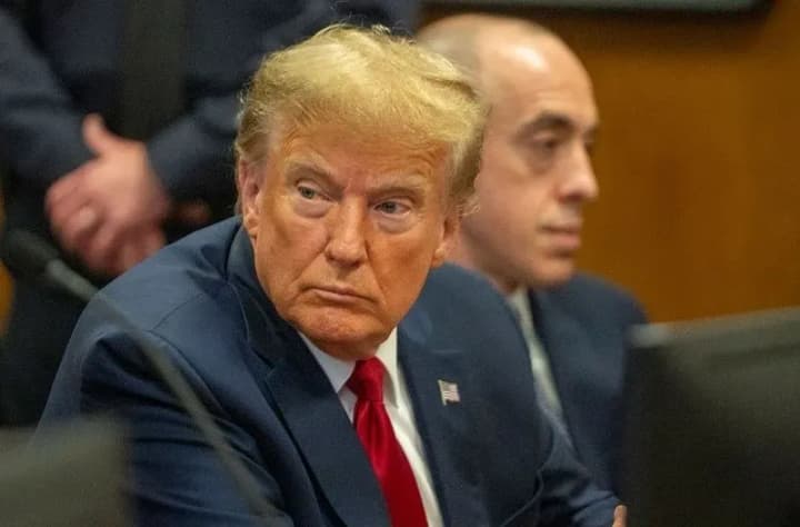 sud-vidmovyv-trampu-u-zakrytti-spravy-pro-nenalezhne-zberihannia-sekretnykh-dokumentiv