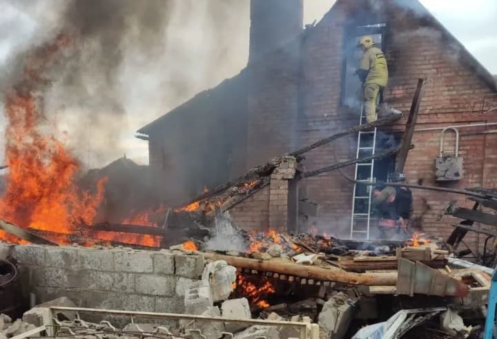 dnipropetrovshchyna-voroh-visim-raziv-byv-po-nikopolshchyni-dvoie-liudei-poraneni