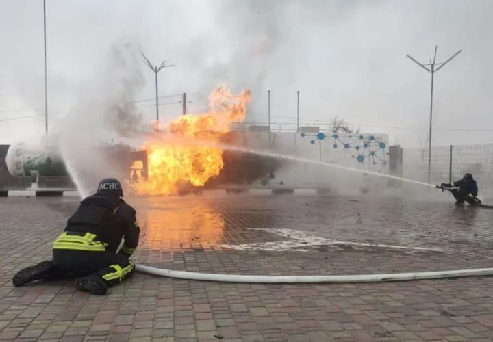 damaged-gas-station-and-private-houses-russians-attacked-dnipro-region-six-times