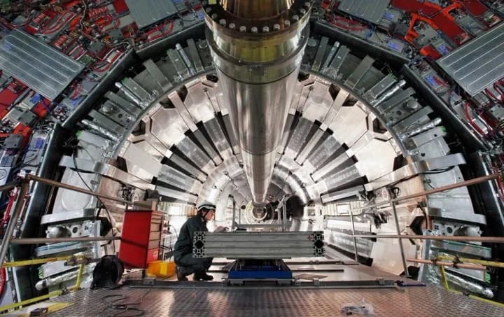 cern-will-refuse-to-cooperate-with-russian-scientists-moscow-responds