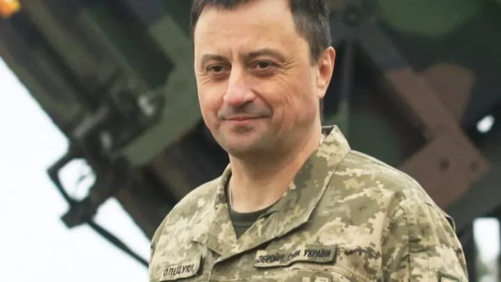explosions-in-occupied-sevastopol-air-force-commander-thanks-pilots-and-sailors