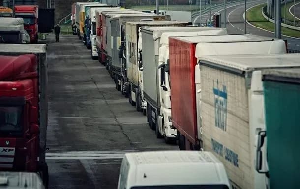 blockade-on-the-border-with-poland-about-500-trucks-in-line-at-three-checkpoints