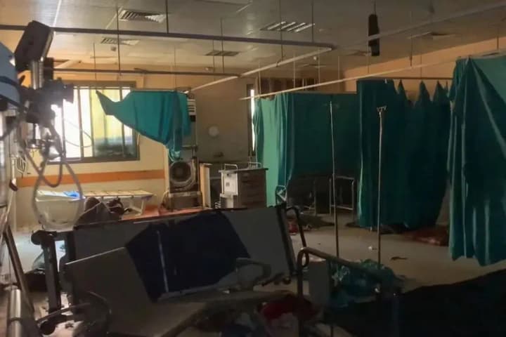 israeli-forces-surrounded-two-more-hospitals-in-gaza