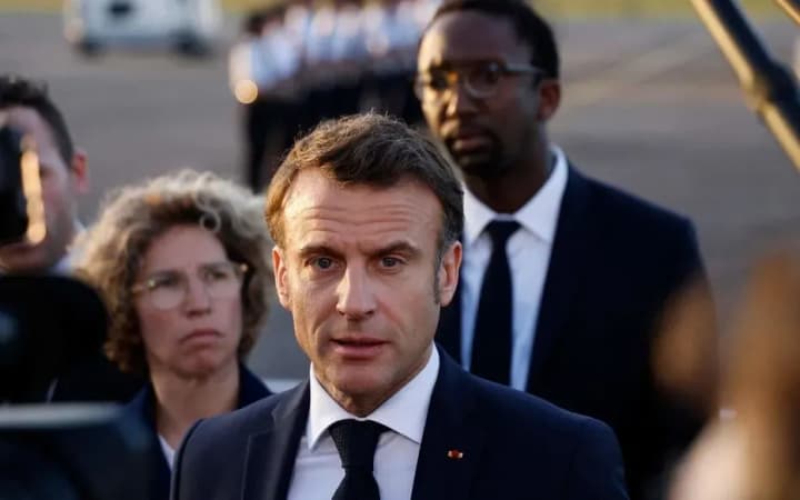 makron-prychetna-do-strilianyny-v-rf-filiia-idil-namahalas-atakuvaty-frantsiiu-makron