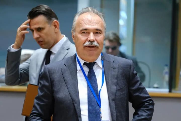 vengriya-khochet-reshenii-po-ukrainskoi-pshenitse-i-kukuruze-v-garantiyakh-dlya-yes-inache-nazivaet-reshenie-nepriemlemim