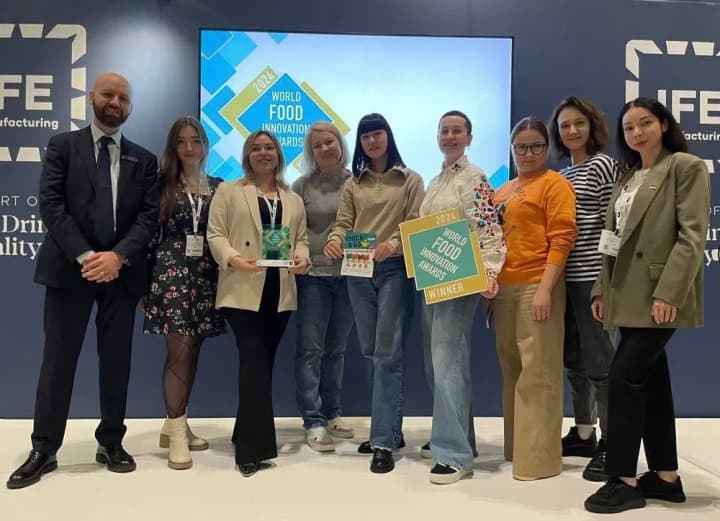 the-ukrainian-brand-ryabchick-chickandgo-has-won-the-prestigious-world-food-innovation-awards-in-london
