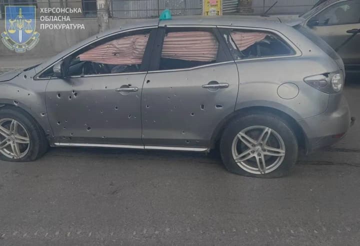 russian-army-opens-fire-on-taxi-in-kherson-killing-driver-and-wounding-passengers-rma