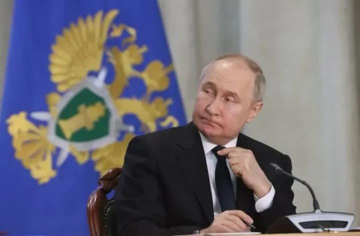 bloomberg-ssha-ta-velyka-brytaniia-vidstezhuiut-20-miliardiv-dolariv-kryptovaliutnykh-perekaziv-do-rosii