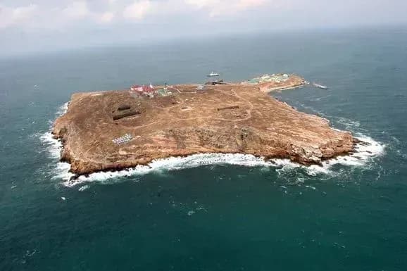 humeniuk-explains-why-russia-is-trying-to-terrorize-zmeinyi-island