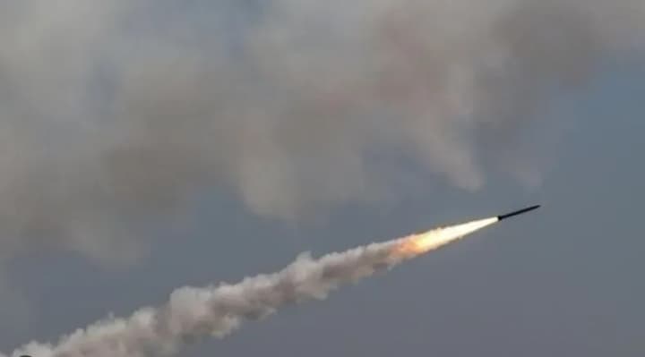 enemy-missile-damages-power-line-in-kryvyi-rih-southern-defense-forces