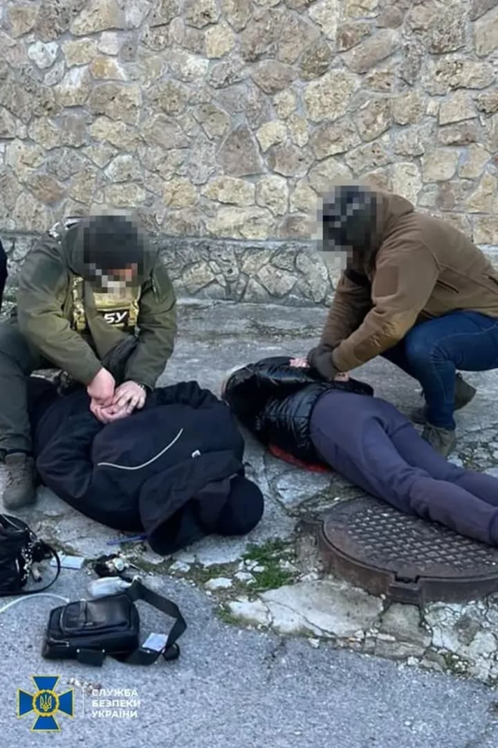 hotuvaly-raketni-udary-po-lokatsiiakh-syl-oborony-u-khersoni-zatrymani-informatory-rf