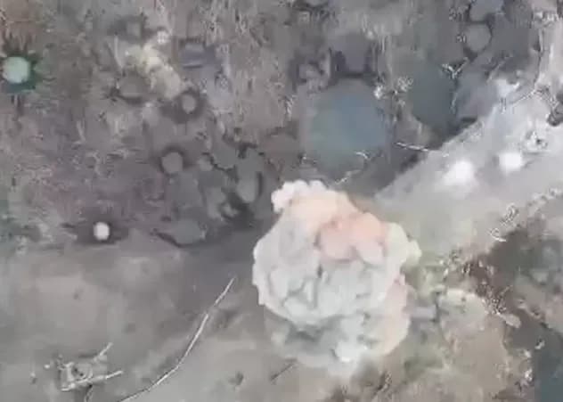 pratsiuie-ratel-s-fedorov-pokazav-pidryv-robotom-kamikadze-mostu-na-bakhmutskomu-napriamku