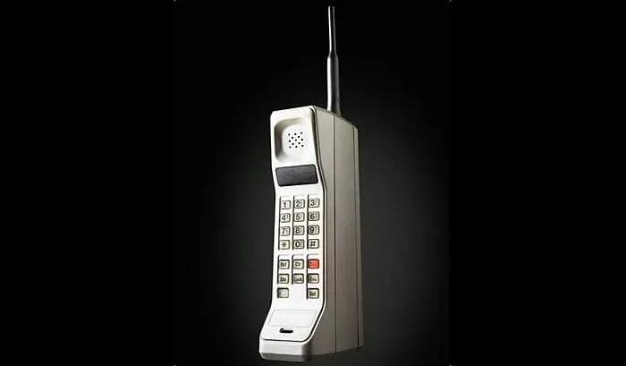 birthday-of-the-mobile-phone-world-aquatic-animals-day-what-else-can-be-celebrated-on-april-3