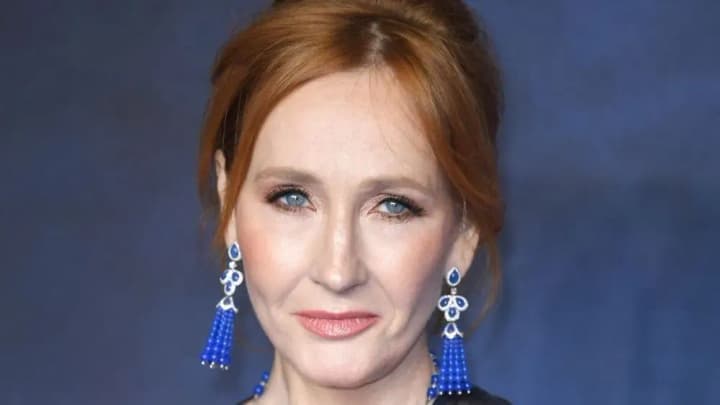 brytanskyi-premier-pidtrymav-avtorku-harri-pottera-u-superechtsi-pro-zakonodavchyi-zakhyst-transhenderiv