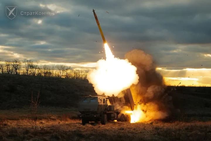 in-the-south-of-ukraine-himars-special-forces-eliminated-a-group-of-russians-who-were-building-a-new-line-of-defense