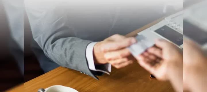 u-nazk-rozpovily-yak-slidkuvaly-za-etychnoiu-povedinkoiu-suddiv-politseiskykh-ta-deputativ-u-berezni