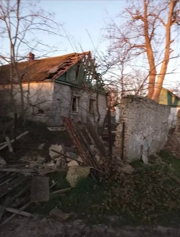 na-khersonshchyni-10-liudei-otruilysia-dymom-pislia-rosiiskykh-obstriliv