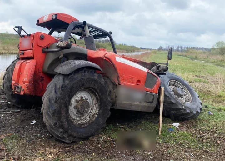 tractor-hits-mine-in-rivne-region-three-wounded