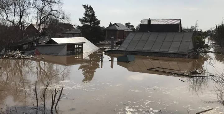 dam-breach-in-russia-two-deaths-reported-water-flooding-streets