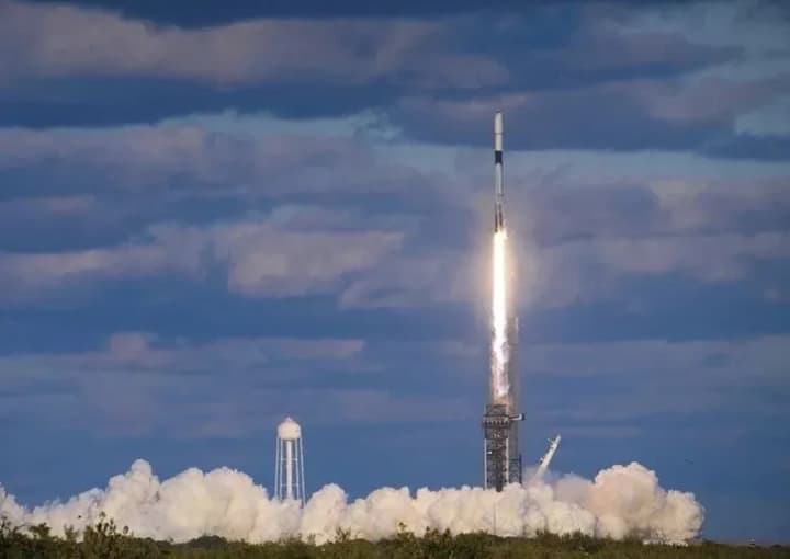 yuzhnaya-koreya-zapustila-svoi-vtoroi-sputnik-razvedchik