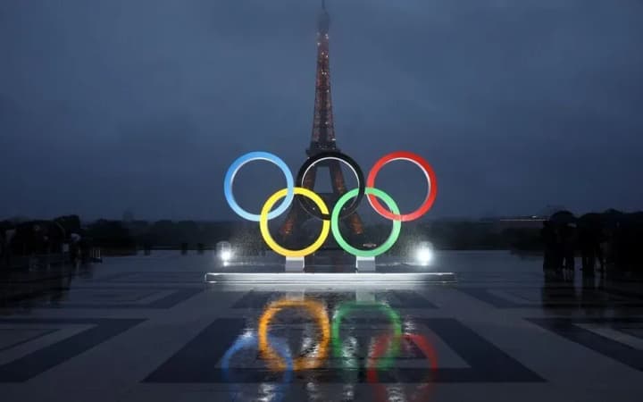 the-2024-olympics-in-paris-eiffel-tower-to-be-decorated-with-olympic-rings