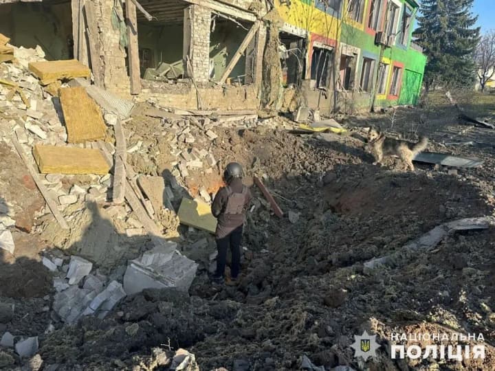 donetsk-region-russian-army-strikes-at-druzhkivka-at-night-one-person-killed-five-wounded-in-24-hours