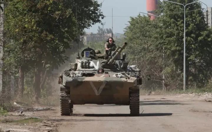 okkupanti-planiruyut-prinuzhdat-k-sluzhbe-v-vs-rf-sotrudnikov-tyurem-vot-luganshchini-lisogor